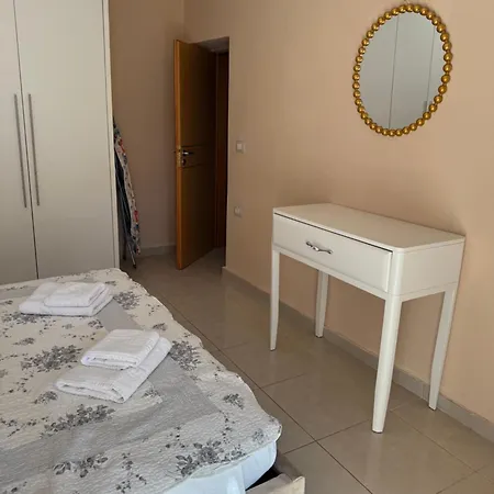 Helen Apartment *