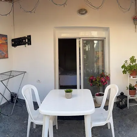 Helen Apartment *